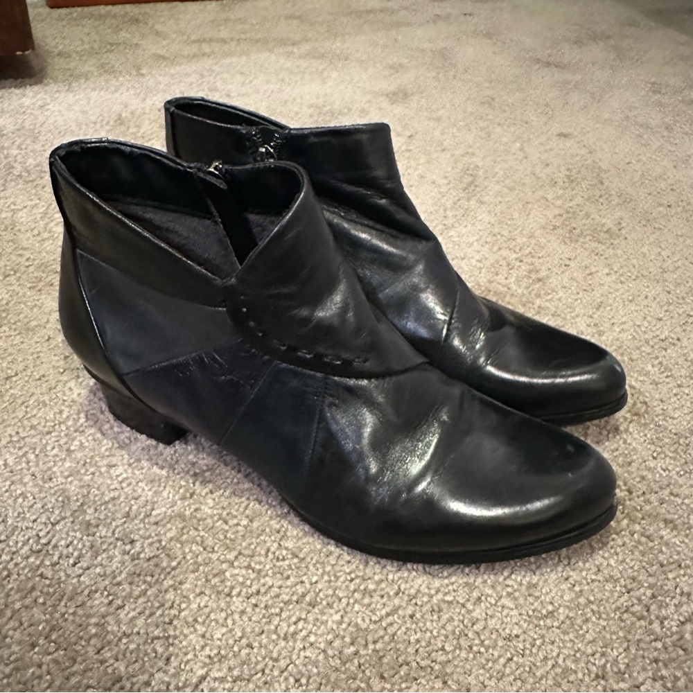 Regarde Le Ciel Leather Ankle Boots Booties